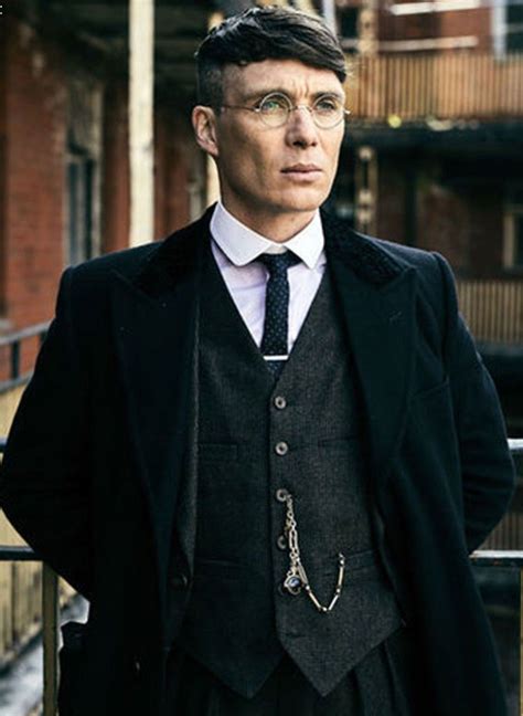 how old is tommy shelby in season 5